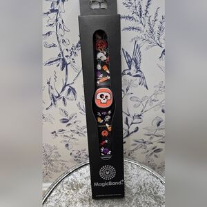 Disney MagicBand+ 2022 Halloween Mickey Treats
